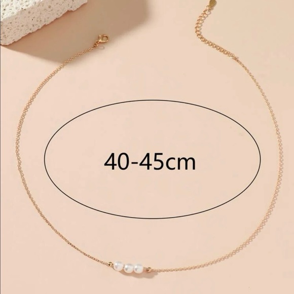 ✨Pearl Necklace (Boutique) - Picture 3 of 4